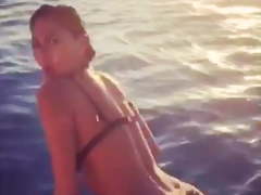 Nicole Scherzinger Twerking Her Fine Ass In Bikini